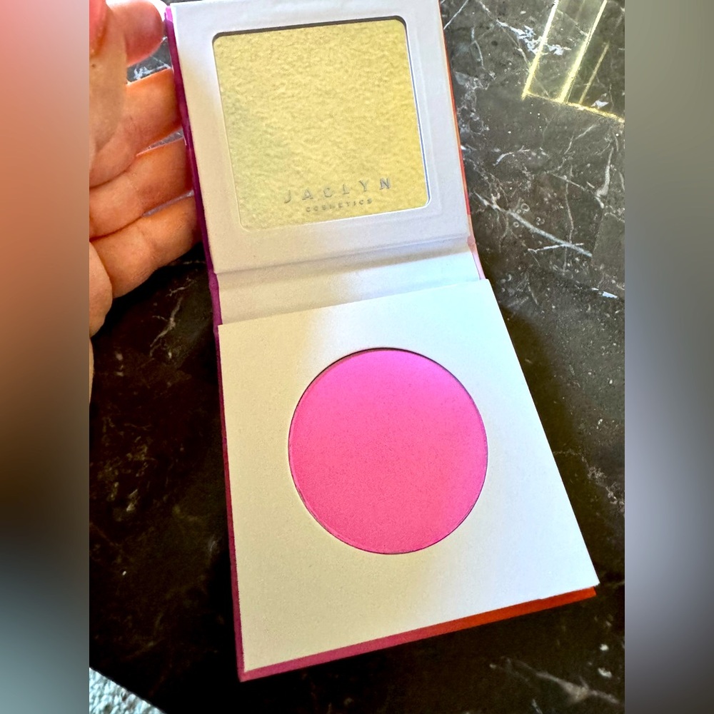 Jaclyn Cosmetics pink pop blush